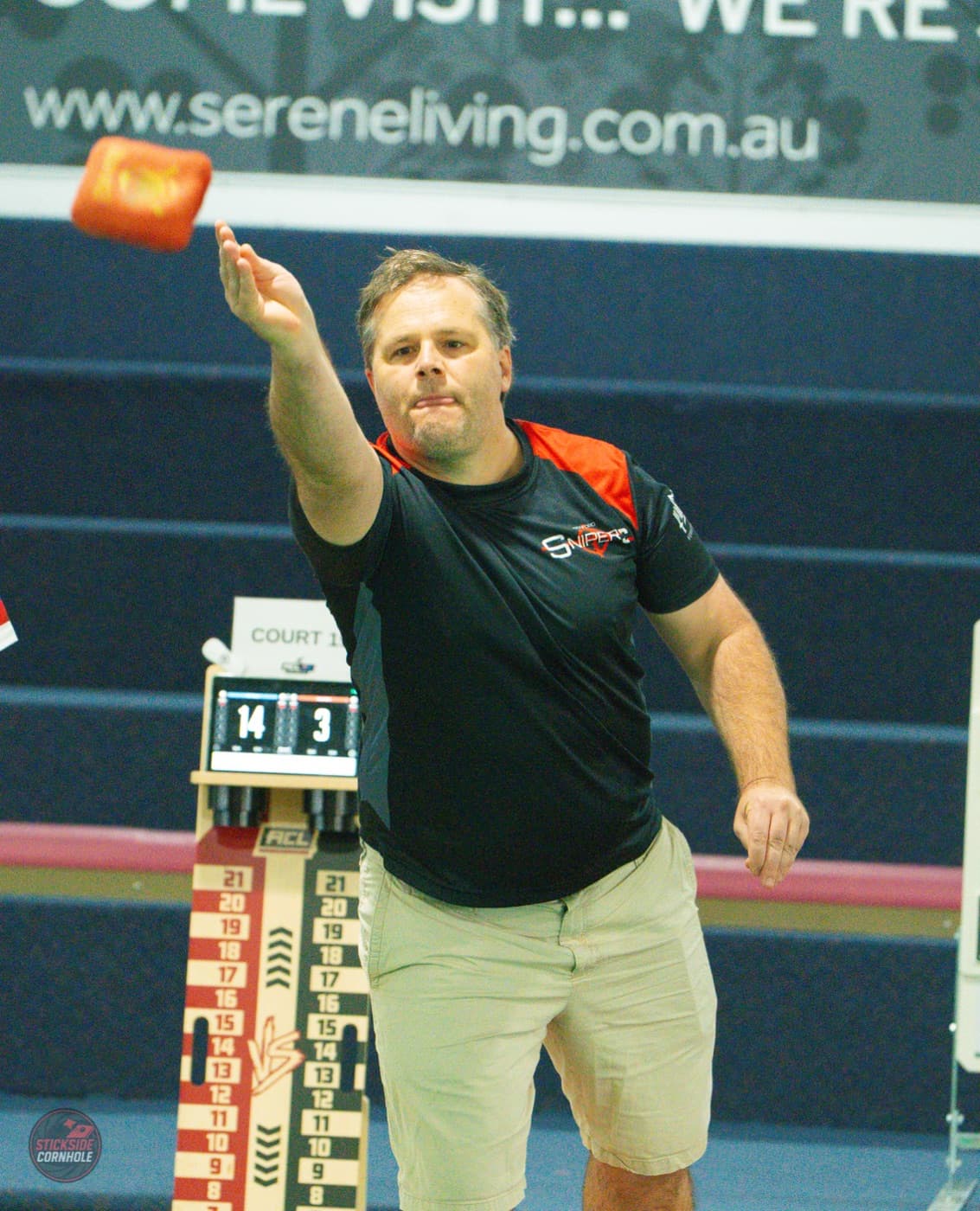 Pro mid-throw at the Aussie Open Gold Coast